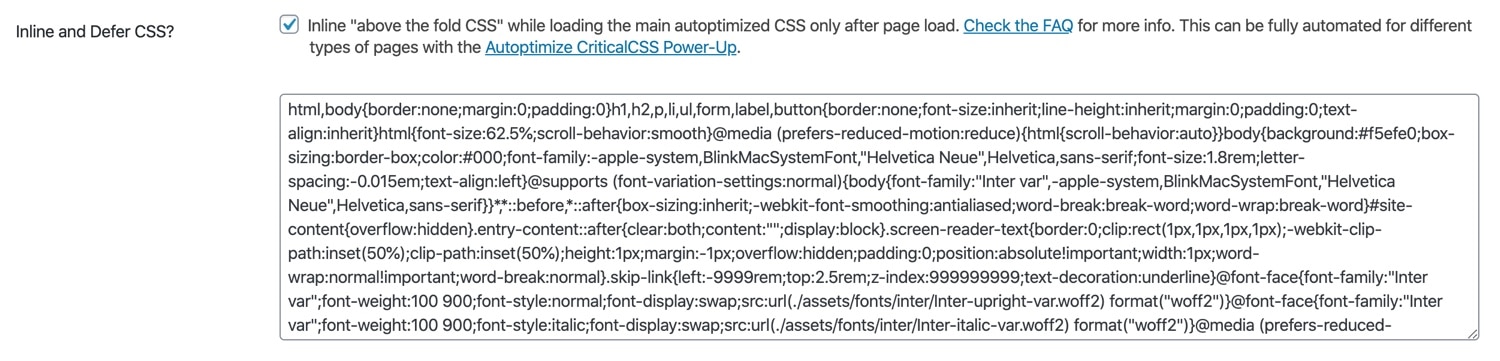 En línea y diferir el CSS en Autoptimización.