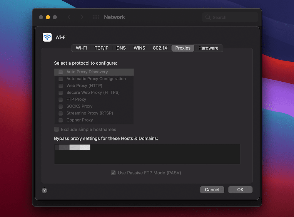 Das macOS Proxies-Bedienfeld mit einer Liste der nicht aktivierten Proxy-Einstellungen auf der linken Seite, einem Bereich zum Umgehen von Proxies für bestimmte IP-Adressen und Schaltflächen zum Abbrechen und Bestätigen von Änderungen.