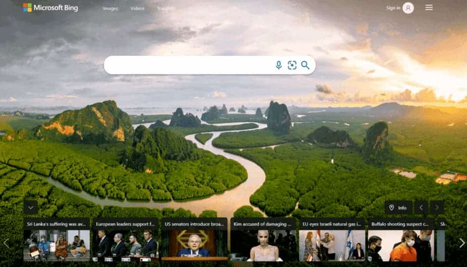 Página de inicio de Microsoft Bing con el logotipo de Microsoft Bing en la parte superior izquierda y un carrusel de noticias en la parte inferior.