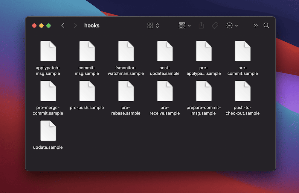 Sample Hooks Directory 灰色の背景に13個の白いサンプルフックファイルを含むローカルディレクトリを表示(macOSのFinder画面)
