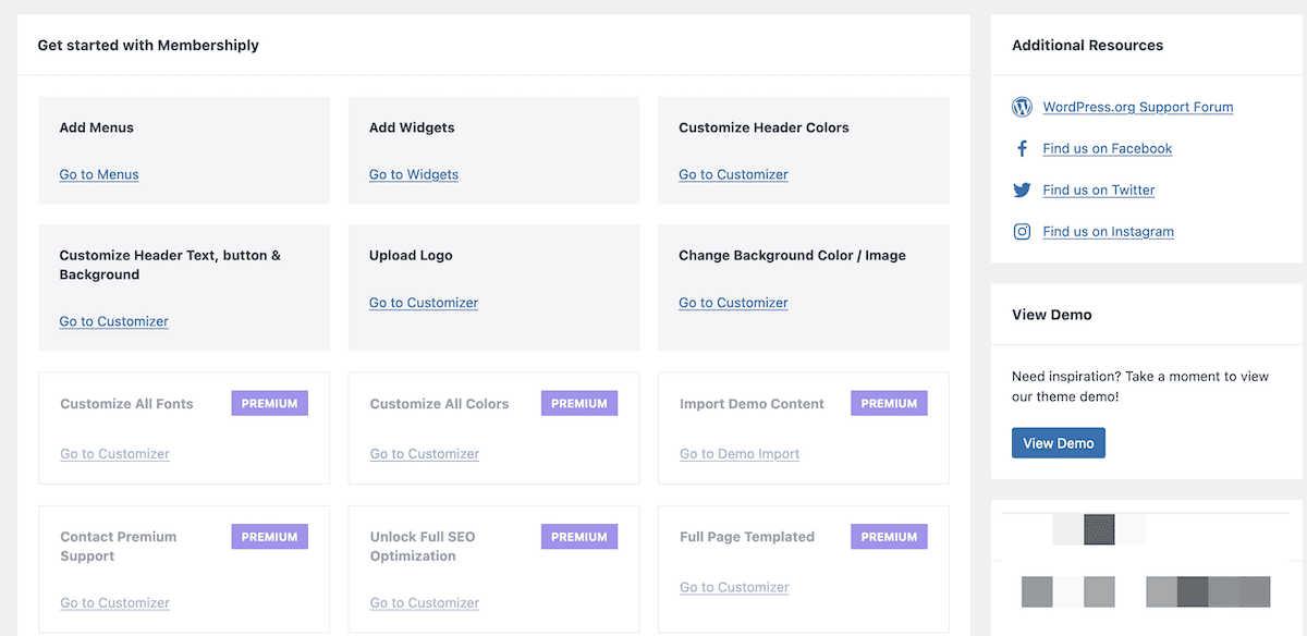 Das WordPress-Dashboard für das Memershiply-Thema. Es bietet Optionen zur Anpassung verschiedener Aspekte der Mitgliedschaftsfunktionen der Website. Zu den Optionen gehören das Hinzufügen von Menüs und Widgets, das Anpassen von Text in der Kopfzeile, von Farben und Hintergrund, das Hochladen eines Logos, das Anpassen von Schriftarten und Farben, das Aktivieren von Premium-Funktionen wie vollständige SEO-Optimierung und Seitenvorlagen sowie das Bereitstellen von Premium-Support. Es werden auch Social-Media-Links zum WordPress-Support-Forum, zu Facebook, Twitter und Instagram bereitgestellt.