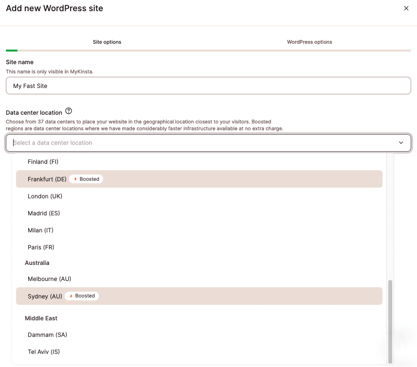Captura de tela mostrando o menu de seleção de centros de dados no MyKinsta com os indicadores C3D Potencializada ao lado de Frankfurt e Sydney.
