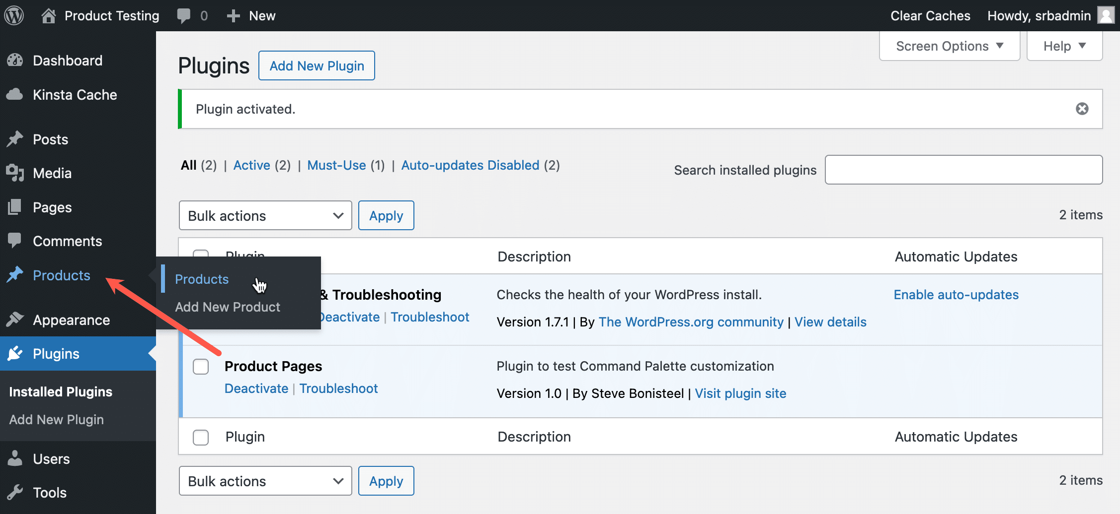 Ein Screenshot der WordPress-Plugins-Seite und ein Pfeil, der auf den Eintrag für einen benutzerdefinierten Inhaltstyp „Produkte“ im Admin-Menü zeigt.