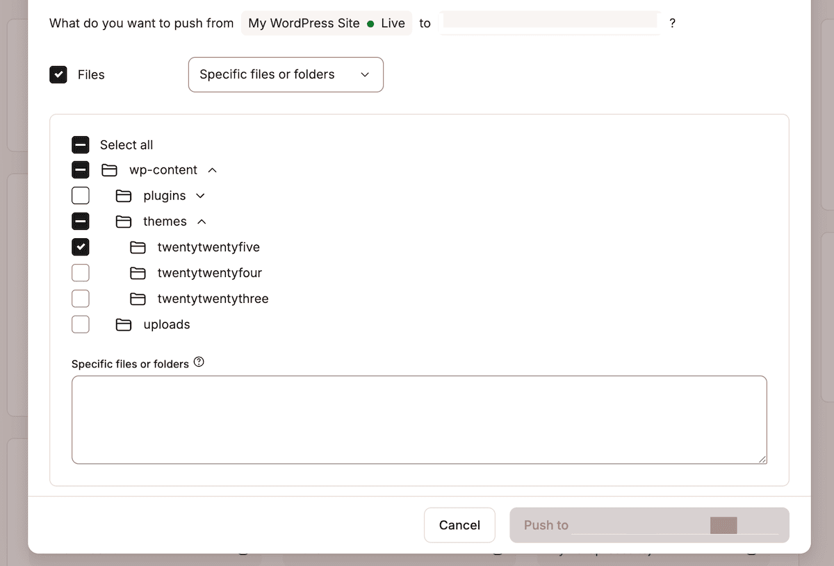 La interfaz Enviar Archivos dentro del panel de control MyKinsta. Muestra un directorio de archivos del núcleo de WordPress y carpetas expandidas para mostrar tres temas instalados.