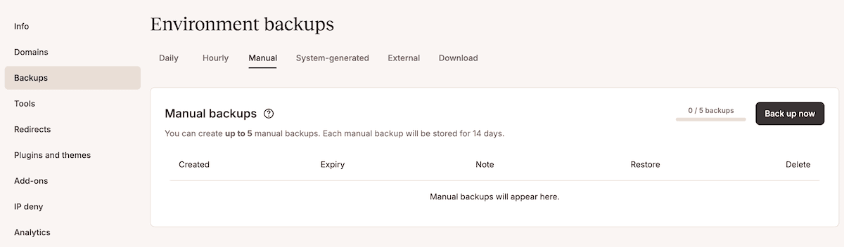 Der Bildschirm „Manuelle Backups“ von MyKinsta zeigt eine leere Liste, die auf neue Backups wartet, und einen schwarzen Button „Jetzt sichern“.